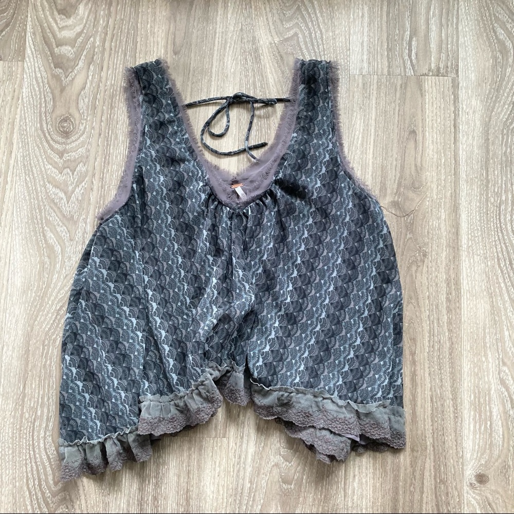 Free People Sleeveless Fan Print Blouse. XS